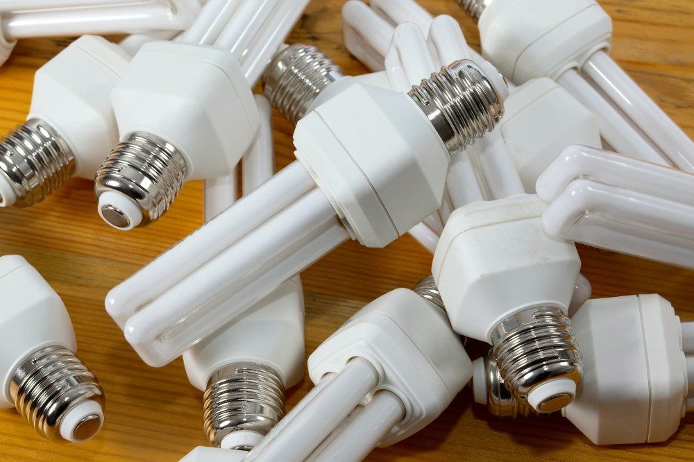 unscrew light bulbs